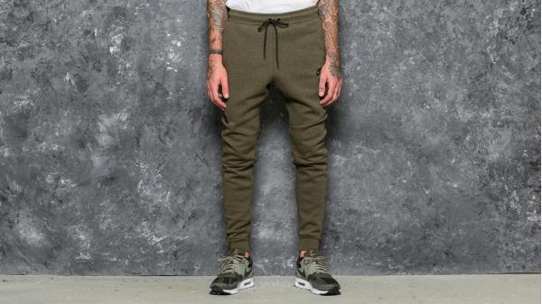 Nike Sportswear Tech Fleece Jogger Olive