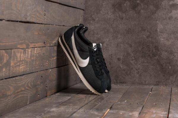 Nike WMNS Classic Cortez Nylon Black/ Sail