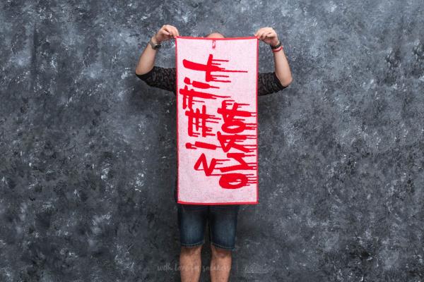 LIFE IS PORNO Flexin Towel 50x100 cm Red