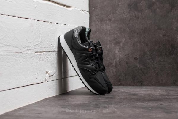 New Balance 520 Black/ White