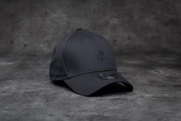 New Era 39Thirty Mini Logo Essential New York Yankees Cap Black/ Black