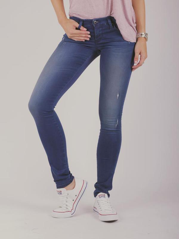 Džíny Diesel SKINZEE-LOW L.32 PANTALONI Modrá