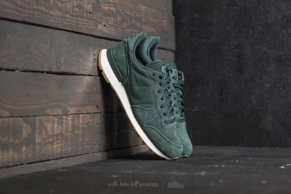 Nike W Internationalist SE Vintage Green/ Vintage Green