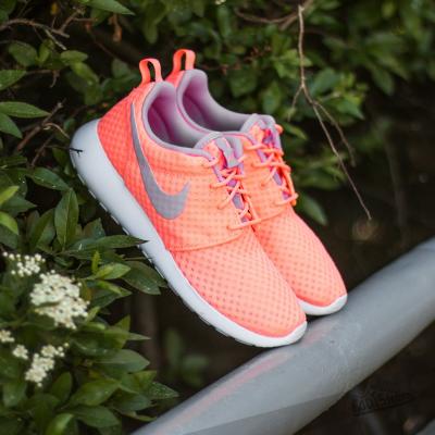 Wmns Nike Roshe One BR Lava Glow / Fuchsia Glow- White
