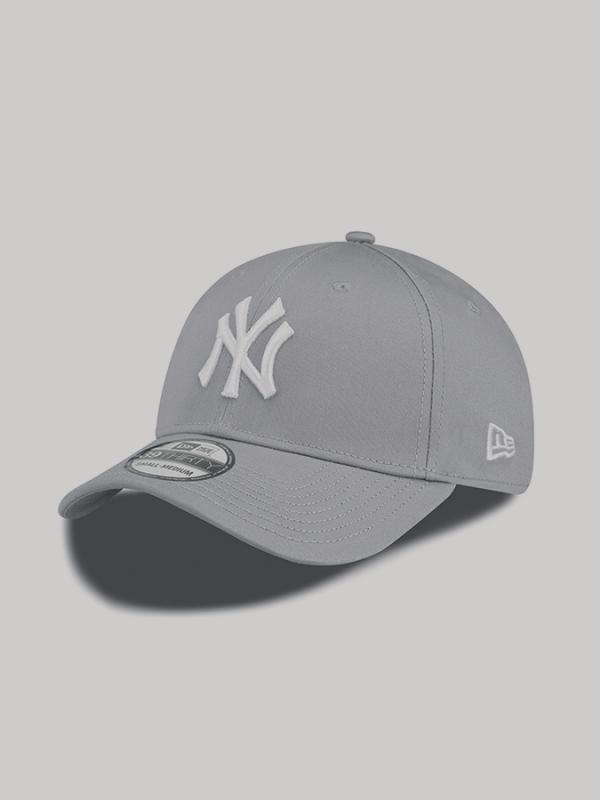 Kšiltovka New Era 3930 MLB League Basic NEYYAN Šedá