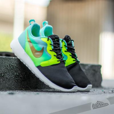 Wmns Nike Rosherun Hyperfuse Premium QS Black/Metalic Gold/ Volt Tyrkys