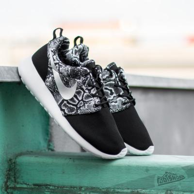 Wmns Nike Roshe One Print Black/ Metallic Silver-White