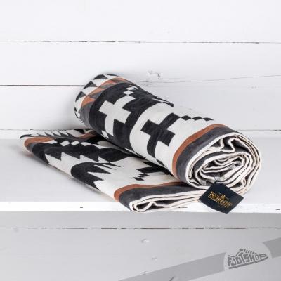 Pendleton Spider Rock Jacquard Beach Towel Black/ White