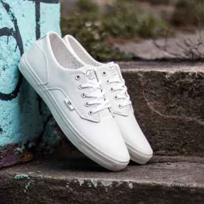Radii Axel Triple White Waxed Pebble Leather