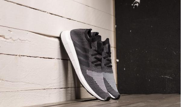 adidas Swift Run Primeknit Core Black/ Grey Five/ Medium Grey Heather