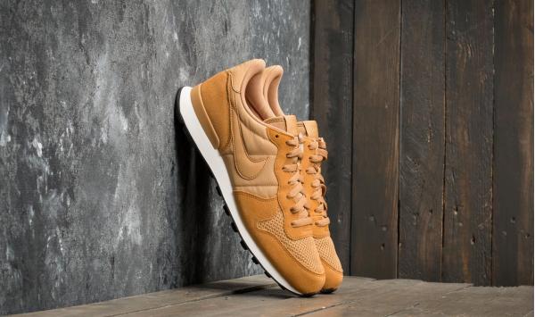 Nike Internationalist SE Elemental Gold/ Elemental Gold