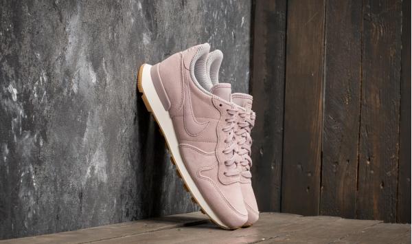Nike W Internationalist SE Particle Rose/ Particle Rose
