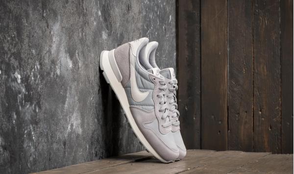 Nike Wmns Internationalist Wolf Grey/ Summit White