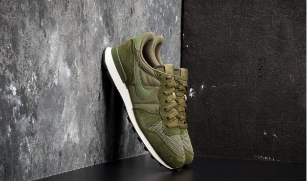 Nike Internationalist SE Medium Olive/ Medium Olive-Sail