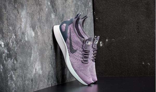 Nike W Air Zoom Mariah Flyknit Racer Light Carbon/ Light Carbon
