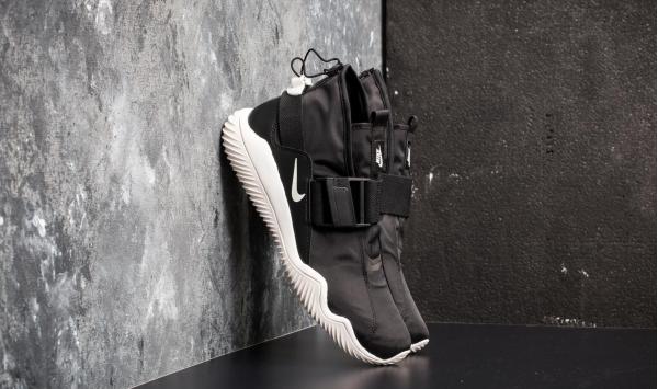 Nike Komyuter Black/ Summit White