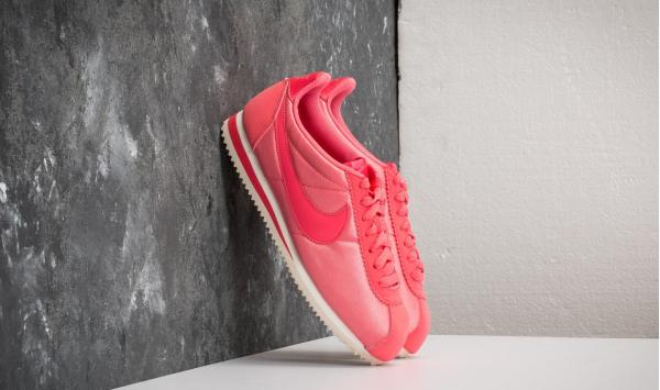 Nike WMNS Classic Cortez Nylon Sea Coral/ Sea Coral