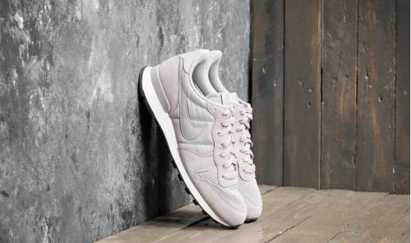 Nike Internationalist SE Atmosphere Grey