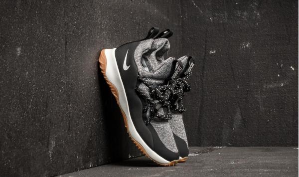 Nike W City Loop Black/ Summit White