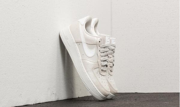 Nike Air Force 1 ´07 Premium WMNS Light Bone/ Metallic Summit White