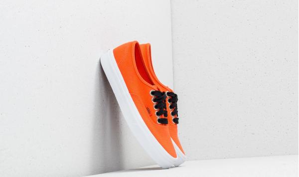 Vans Authentic (Oversized Lace) Flame/ True White