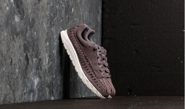 Nike Mayfly Woven Gunsmoke/ Sail