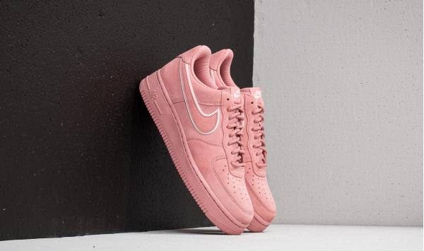 Nike Air Force 1 ´07 LV8 SUEDE Red Stardust/ Red Stardust