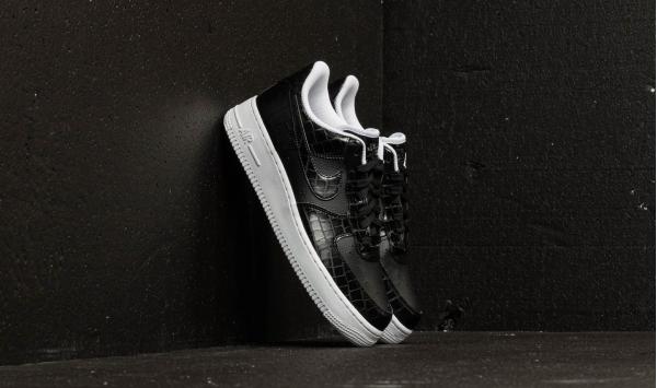 Nike Air Force 1 ´07 Essential WMNS Black/ Black-White