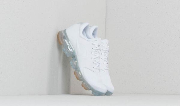 Nike Air Vapormax (GS) White/ White- Metallic Silver