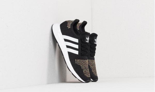 adidas Swift Run W Core Black/ FtwWhite/ Core Black