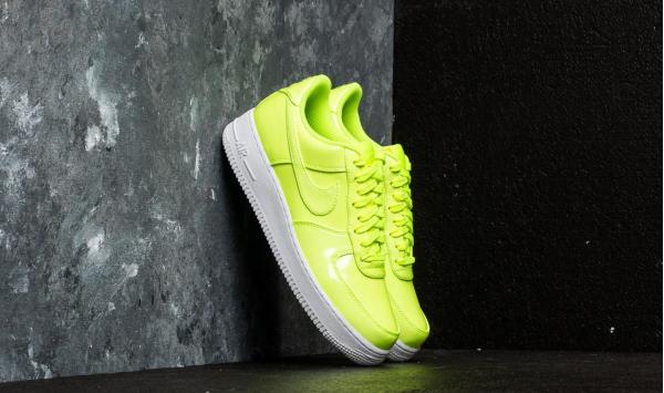 Nike Air Force 1 07 LV8 UV Volt/ Volt-White-White