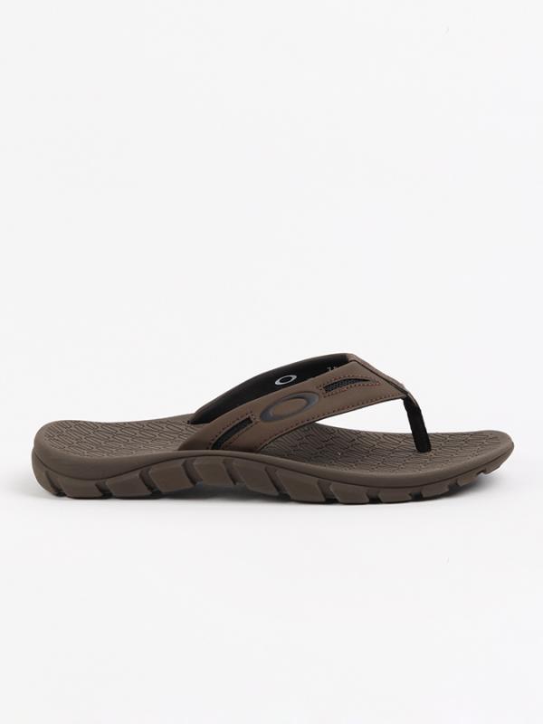 Žabky Oakley Operative Sandal 2.0 Hnědá