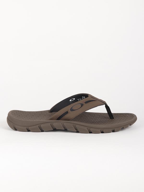 Žabky Oakley Operative Sandal 2.0 Hnědá