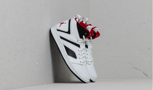 Jordan Flight Legend BG White/ Gym Red-Black
