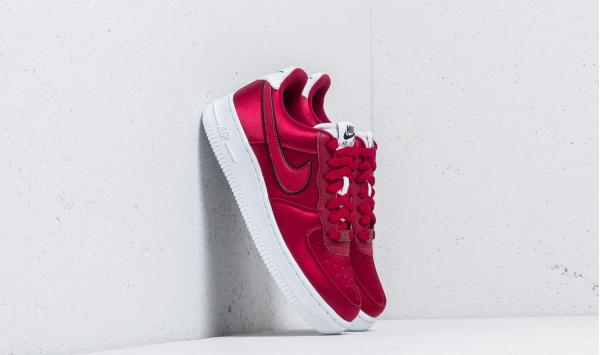 Nike Wmns Air Force 1 '07 SE Red Crush/ Red Crush-White