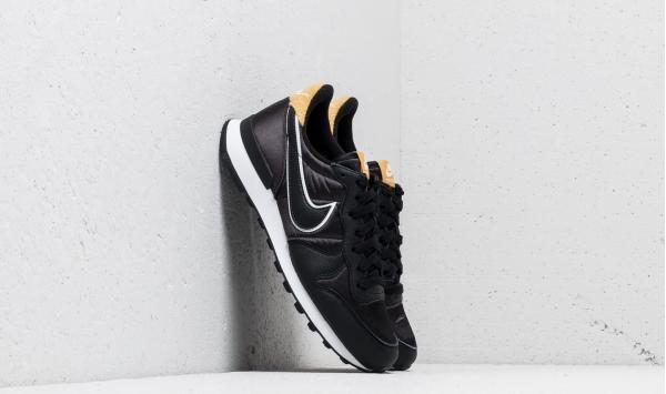 Nike Wmns Internationalist Heat Black/ Black-Wheat Gold