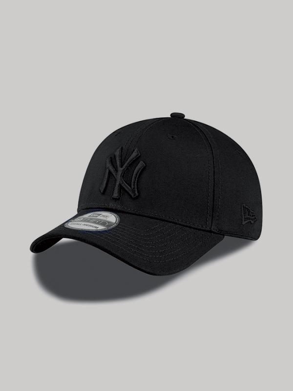 Kšiltovka New Era 3930 MLB League Basic NEYYAN Černá