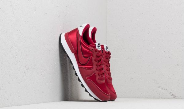 Nike Wmns Internationalist Heat Red Crush/ Red Cruhs-White