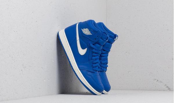 Air Jordan 1 Retro High OG Hyper Royal/ Sail