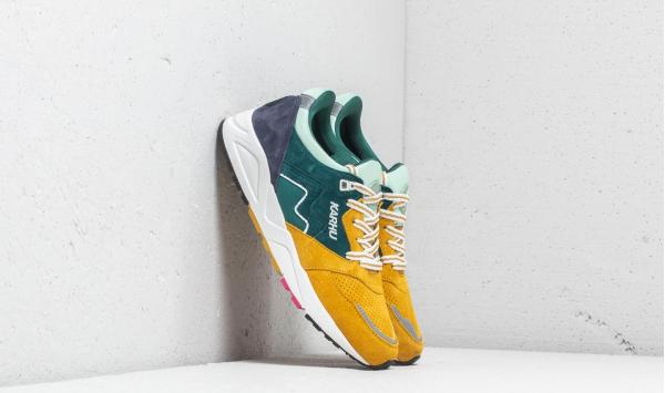 Karhu Aria June Bug/ Green Sulphur