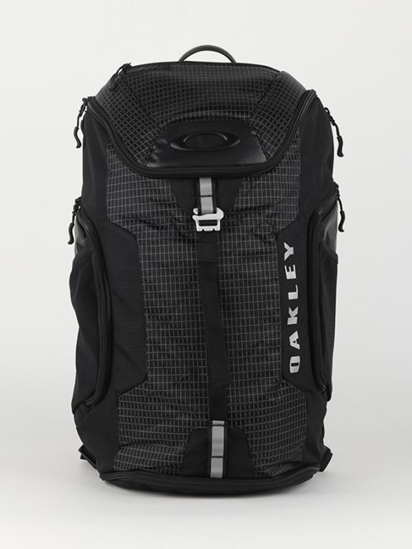 Batoh Oakley Link Pack Černá
