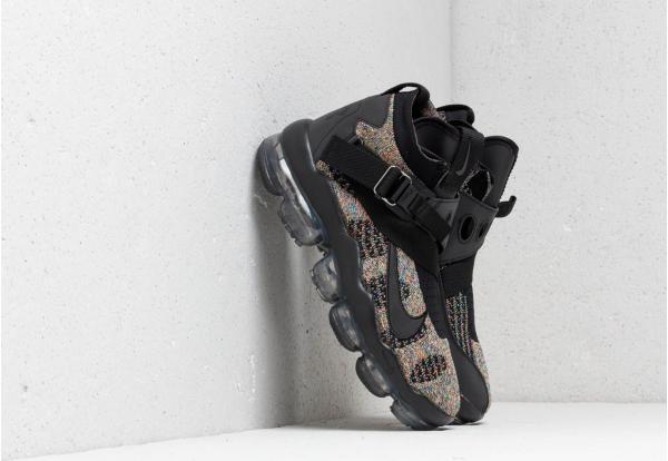 Nike Air Vapormax Premier Flyknit Black/ Signal Blue-Green Strike