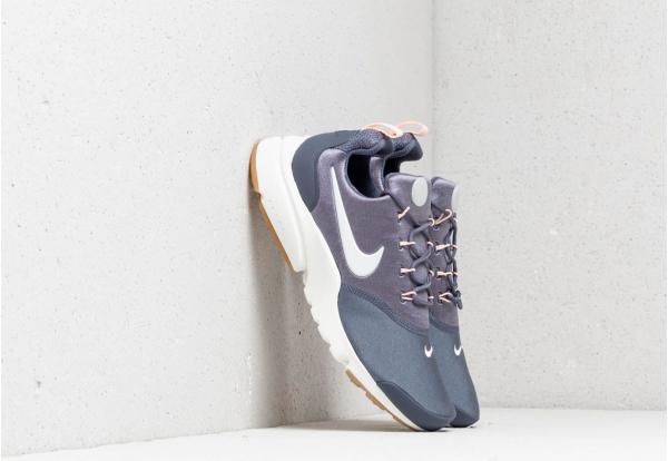 Nike WMNS Presto Fly Light Carbon/ Summit White