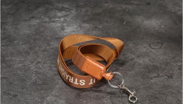 A.P.C. Estragon Badge Holder Caramel