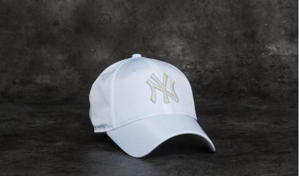 New Era 9Forty Women Sport New York Yankees Cap White