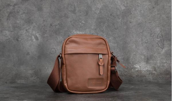 Eastpak The One Shoulder Bag Brownie Leather