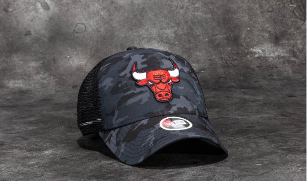 New Era 9Forty Women Camo Team Chicago Bulls Trucker Dark Camo
