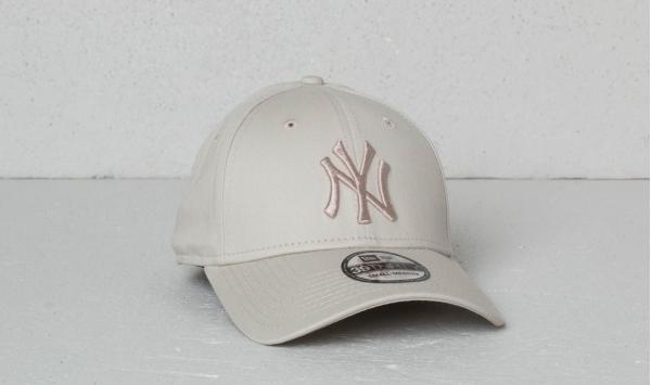 New Era 39Thirty MLB League Essential New York Yankees Cap Satin