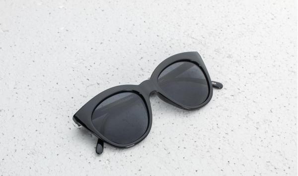 Le Specs Halfmoon Magic Sunglasses Black
