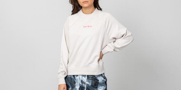 Nike Sportswear Newsprint Crewneck Beige